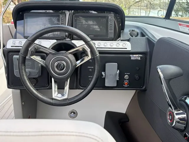 Slide: The Image of Crownline Boats 240 SS 2026 - 6