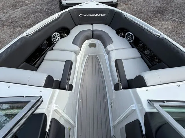 Slide: The Image of Crownline Boats 240 SS 2026 - 8