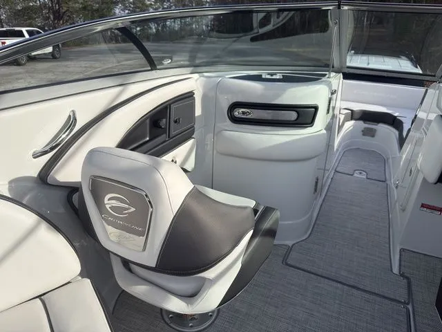 Slide: The Image of Crownline Boats Eclipse E255 2026 - 8