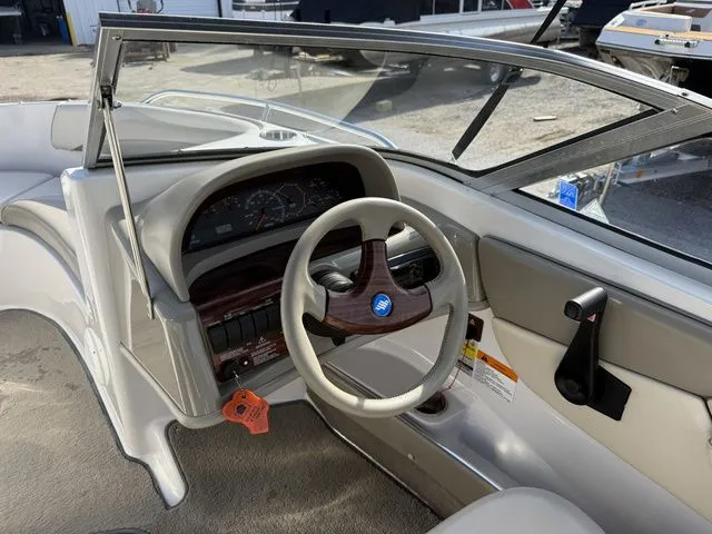 Slide: The Image of Four Winns 190 Horizon 1998 - 19