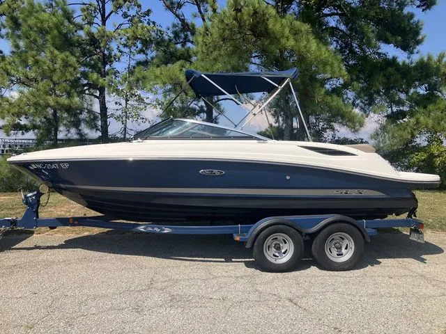 The Image of Sea Ray 210 SLX 2013 - 1