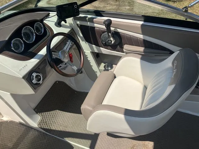 Slide: The Image of Sea Ray 210 SLX 2013 - 13