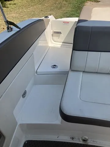 Slide: The Image of Sea Ray 210 SLX 2013 - 20