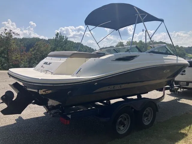 Slide: The Image of Sea Ray 210 SLX 2013 - 6