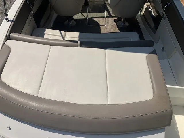 Slide: The Image of Sea Ray 210 SLX 2013 - 8