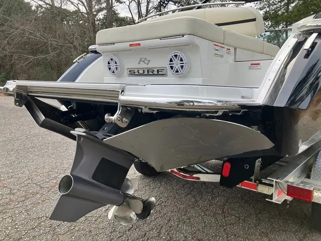 Slide: The Image of Cobalt R7 Surf 2021 - 10