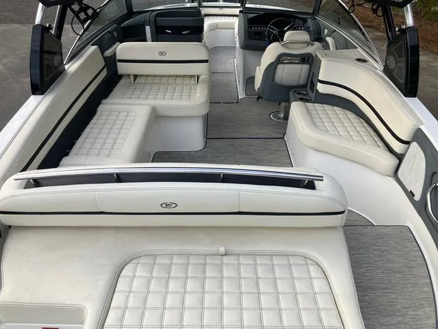 Slide: The Image of Cobalt R7 Surf 2021 - 11