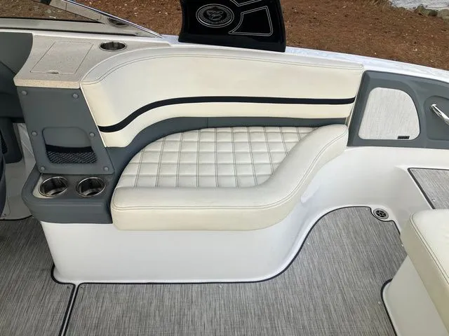 Slide: The Image of Cobalt R7 Surf 2021 - 16