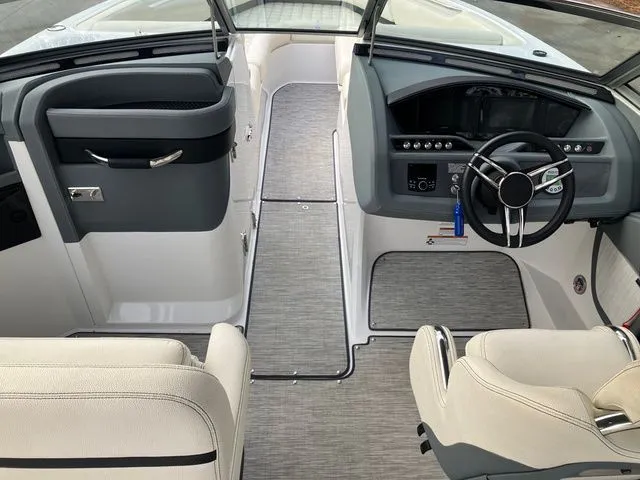 Slide: The Image of Cobalt R7 Surf 2021 - 18