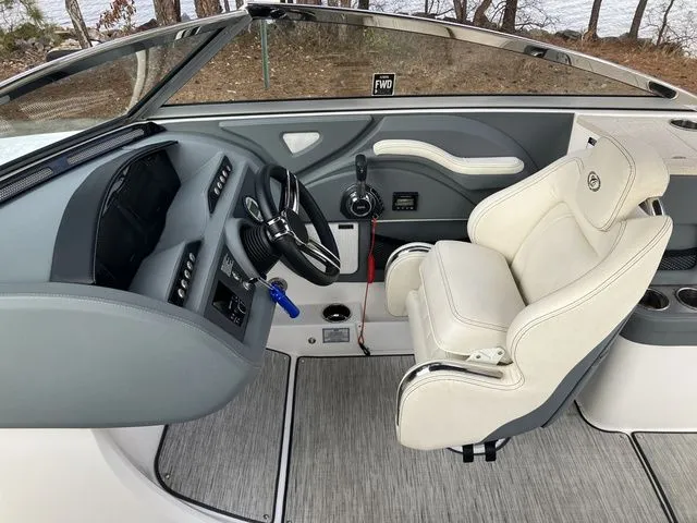 Slide: The Image of Cobalt R7 Surf 2021 - 21