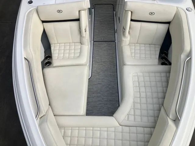 Slide: The Image of Cobalt R7 Surf 2021 - 25