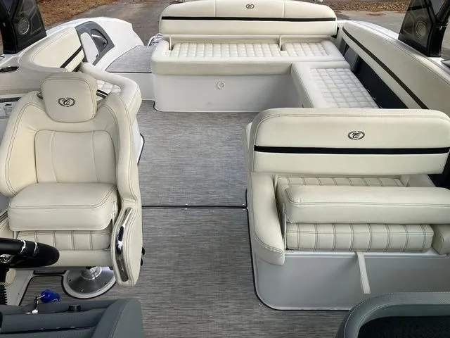 Slide: The Image of Cobalt R7 Surf 2021 - 29