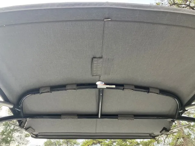 Slide: The Image of Cobalt R7 Surf 2021 - 32