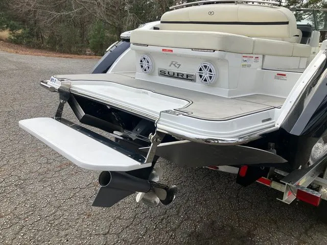 Slide: The Image of Cobalt R7 Surf 2021 - 9