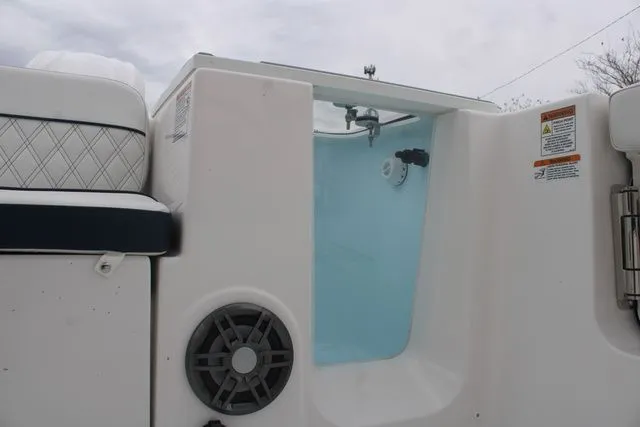 Slide: The Image of Sea Fox Traveler 268 T 2026 - 8