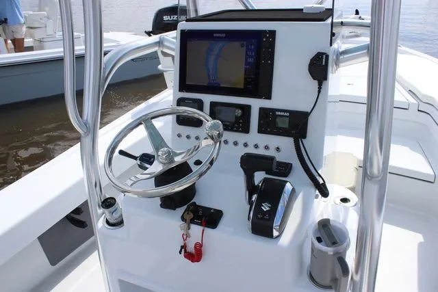 Slide: The Image of East Cape 25 Hybrid 2025 - 10