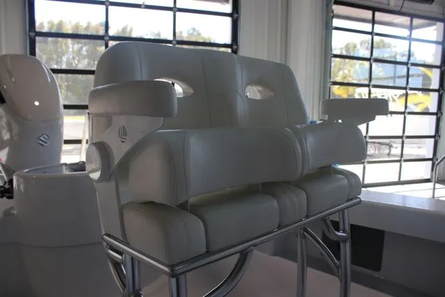 Slide: The Image of East Cape 25 Hybrid 2025 - 17