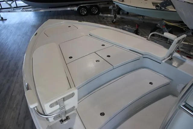 Slide: The Image of East Cape 25 Hybrid 2025 - 18