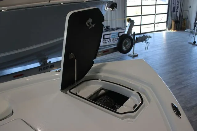 Slide: The Image of East Cape 25 Hybrid 2025 - 19