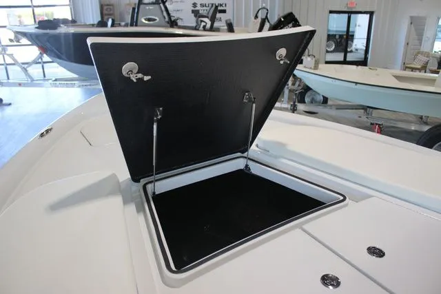 Slide: The Image of East Cape 25 Hybrid 2025 - 23