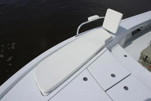 Slide: The Image of East Cape 25 Hybrid 2025 - 9