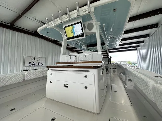 Slide: The Image of HCB 42 Lujo 2025 - 26