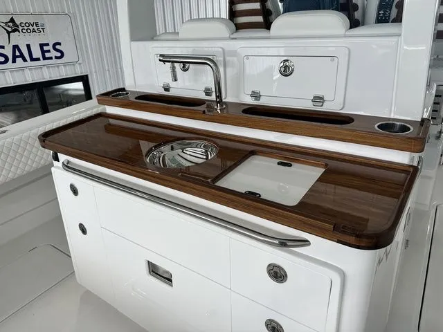 Slide: The Image of HCB 42 Lujo 2025 - 30