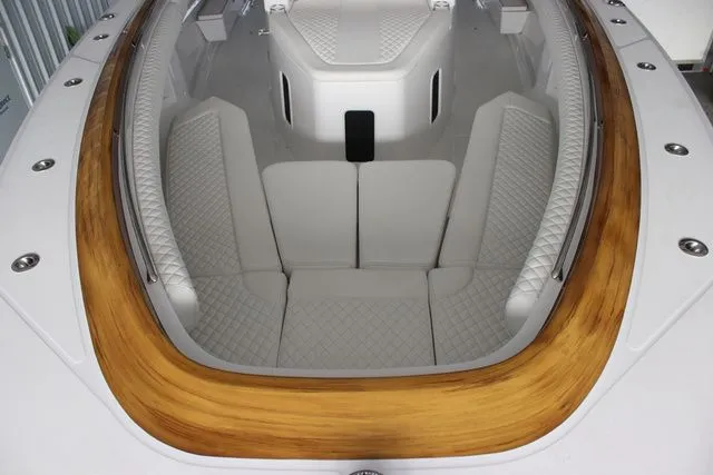 Slide: The Image of HCB 42 Lujo 2025 - 49