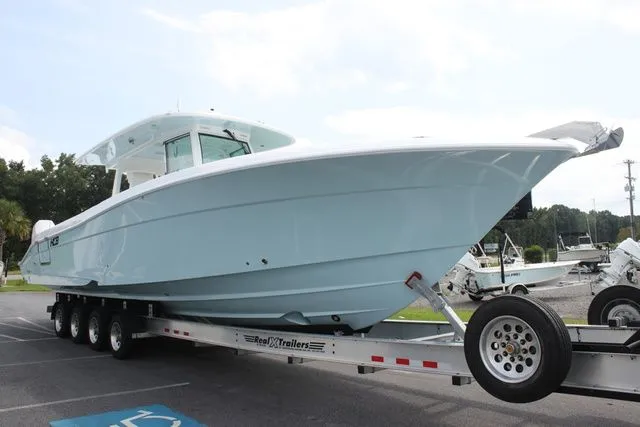 Slide: The Image of HCB 42 Lujo 2025 - 8