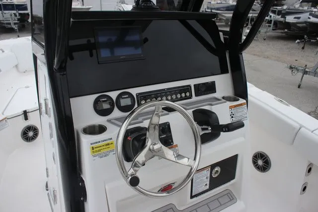 Slide: The Image of Sea Fox 228 Commander 2025 - 15