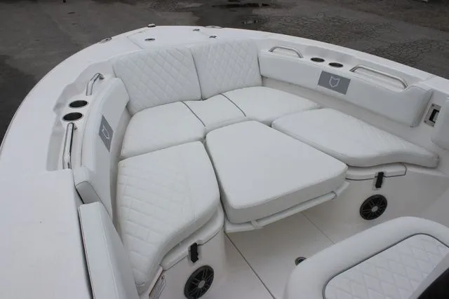 Slide: The Image of Sea Fox 228 Commander 2025 - 22