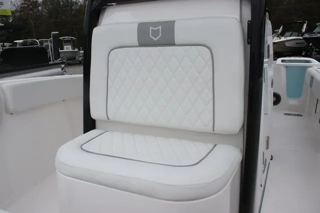 Slide: The Image of Sea Fox 228 Commander 2025 - 25