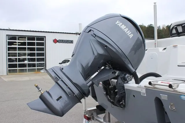 Slide: The Image of Sea Fox 228 Commander 2025 - 29