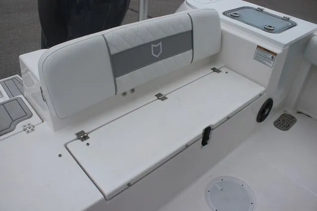 Slide: The Image of Sea Fox 228 Commander 2025 - 7