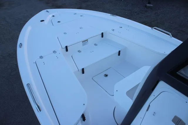 Slide: The Image of Sea Fox 231 Bay Fox 2025 - 10