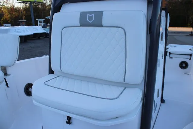 Slide: The Image of Sea Fox 231 Bay Fox 2025 - 12