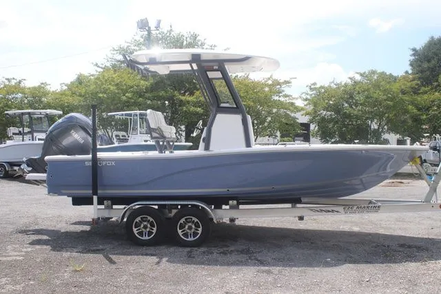 Slide: The Image of Sea Fox 231 Bay Fox 2025 - 15