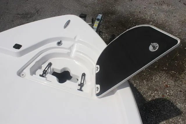 Slide: The Image of Sea Fox 231 Bay Fox 2025 - 19