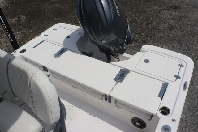 Slide: The Image of Sea Fox 231 Bay Fox 2025 - 20