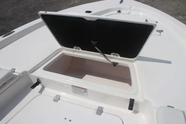 Slide: The Image of Sea Fox 231 Bay Fox 2025 - 32