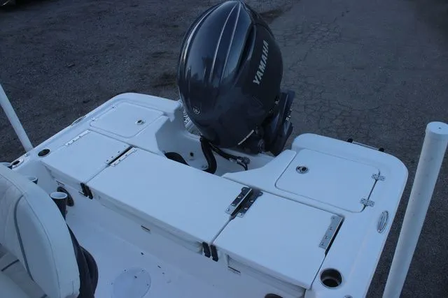 Slide: The Image of Sea Fox 231 Bay Fox 2025 - 6