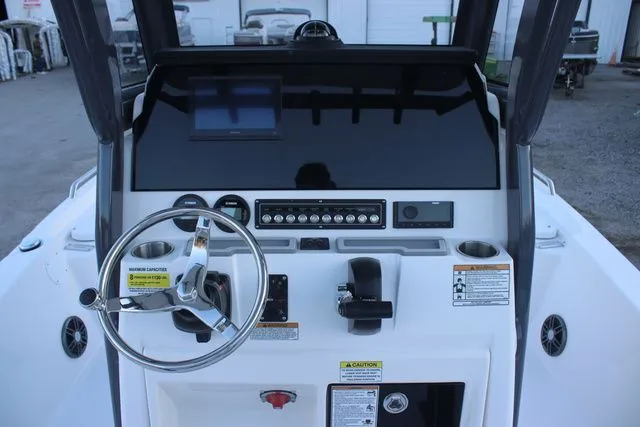 Slide: The Image of Sea Fox 231 Bay Fox 2025 - 9