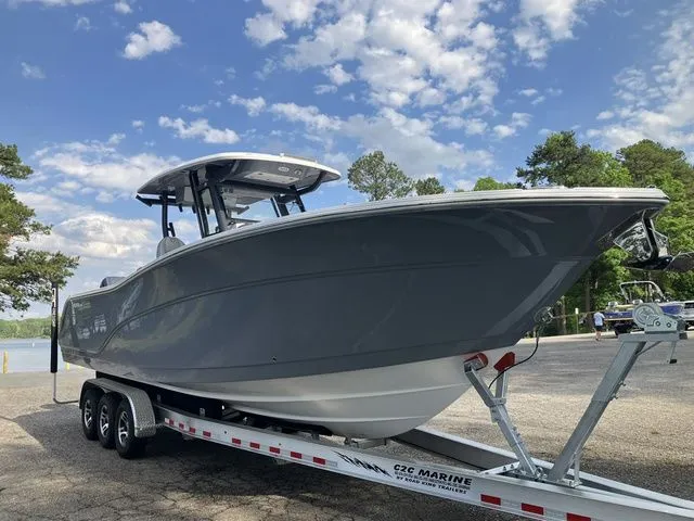 Slide: The Image of Sea Fox 328 Commander 2025 - 6