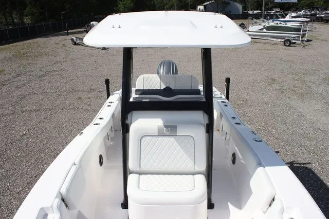 Slide: The Image of Sea Fox 228 Commander 2026 - 14