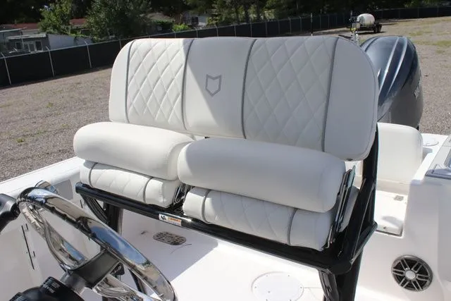 Slide: The Image of Sea Fox 228 Commander 2026 - 15