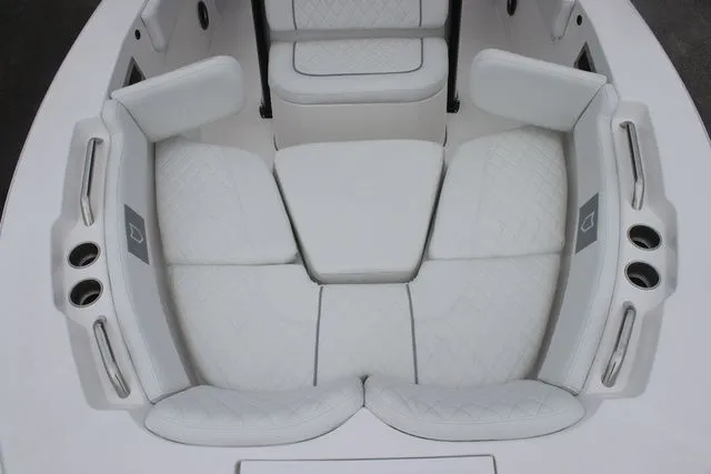 Slide: The Image of Sea Fox 228 Commander 2026 - 8