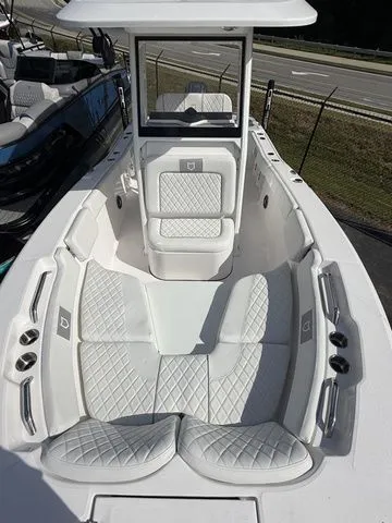 Slide: The Image of Sea Fox 228 Commander 2026 - 10