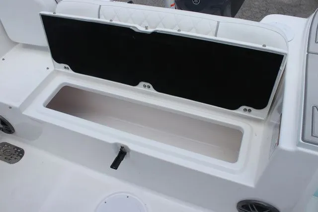 Slide: The Image of Sea Fox 248 Commander 2026 - 20