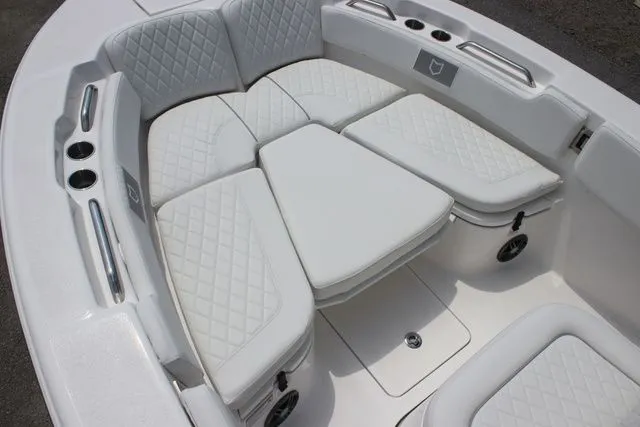 Slide: The Image of Sea Fox 248 Commander 2026 - 28