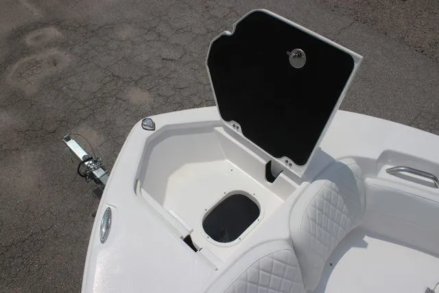 Slide: The Image of Sea Fox 248 Commander 2026 - 8